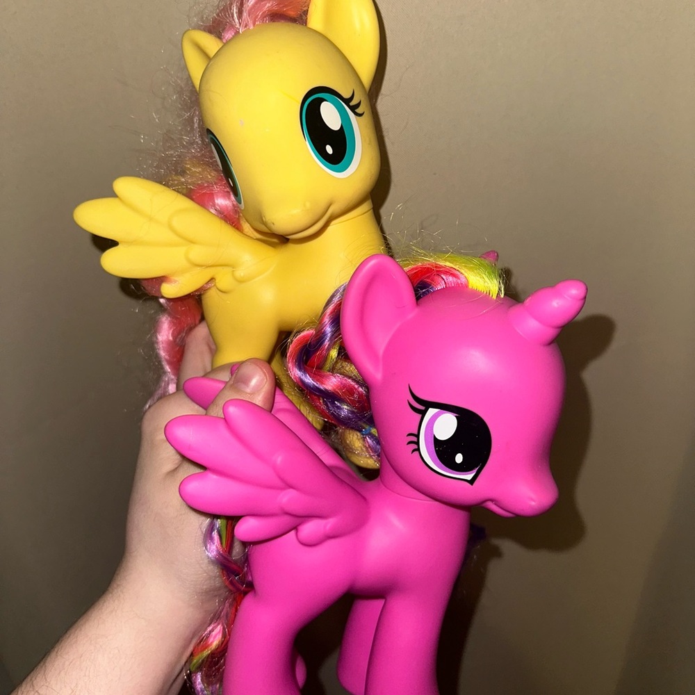 Vintage MLP my little pony bundle of 2 pink and yellow EUC - Picture 2 of 3